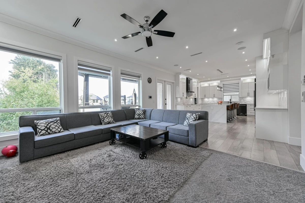 Entry Foyer Photo of 31033 Firhill Drive, Abbotsford, BC
