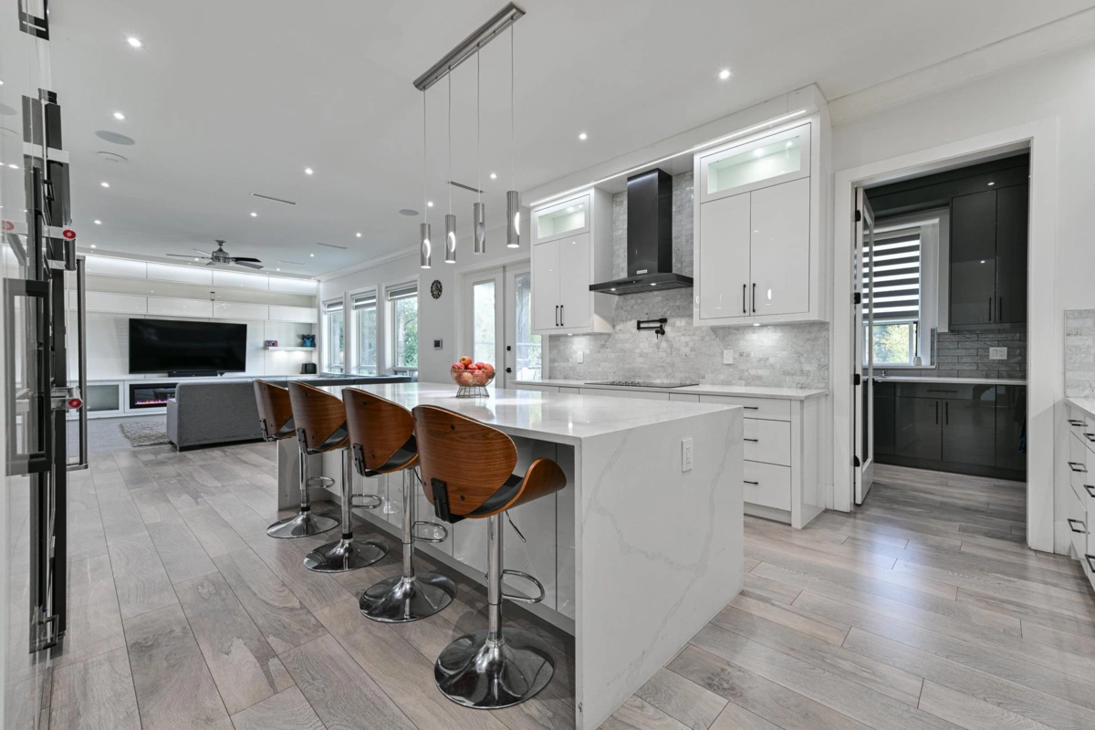 Guest Bathroom Photo of 31033 Firhill Drive, Abbotsford, BC