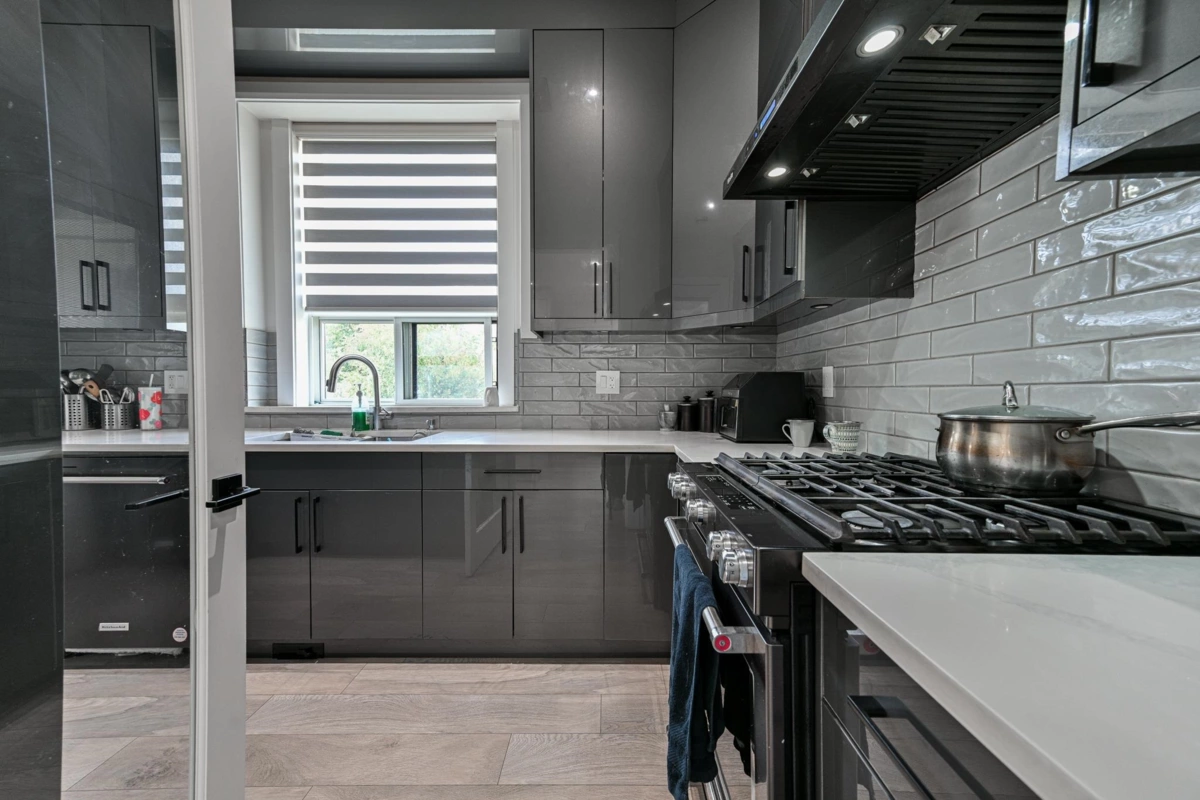 Hallway Photo of 31033 Firhill Drive, Abbotsford, BC