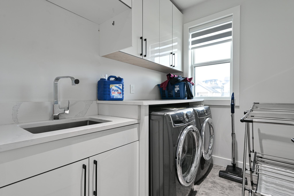Outdoor Kitchen Photo of 31033 Firhill Drive, Abbotsford, BC