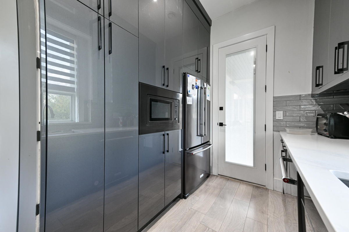 Staircase Photo of 31033 Firhill Drive, Abbotsford, BC