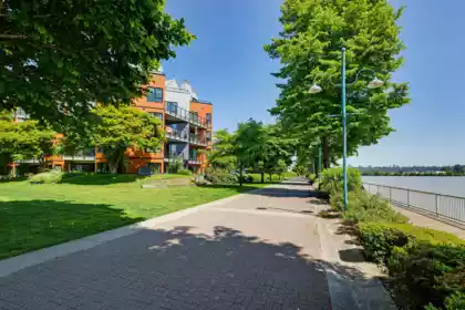 420 1150 Quayside Drive, New Westminster, BC, New Westminster — Apartment/Condo for sale