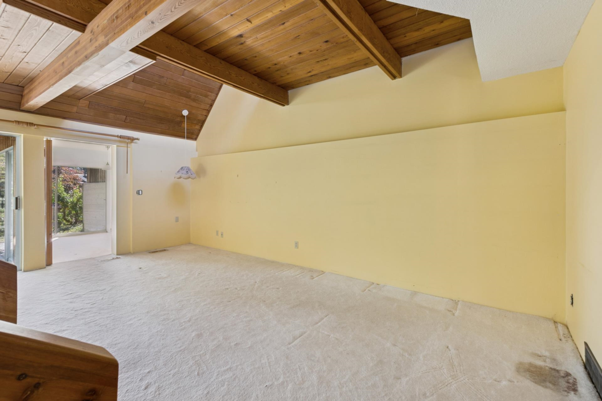 Breakfast Nook Photo of 1491 Dempsey Road, North Vancouver, BC