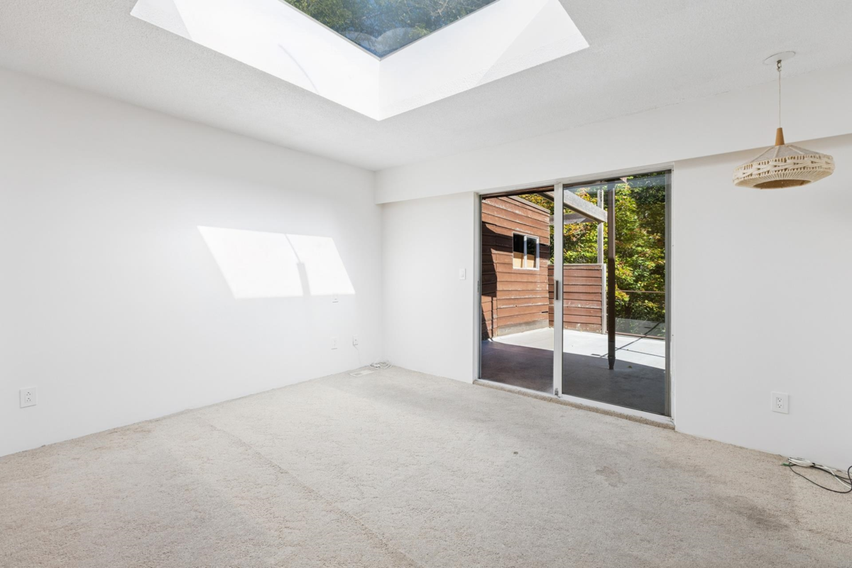 Guest Bathroom Photo of 1491 Dempsey Road, North Vancouver, BC