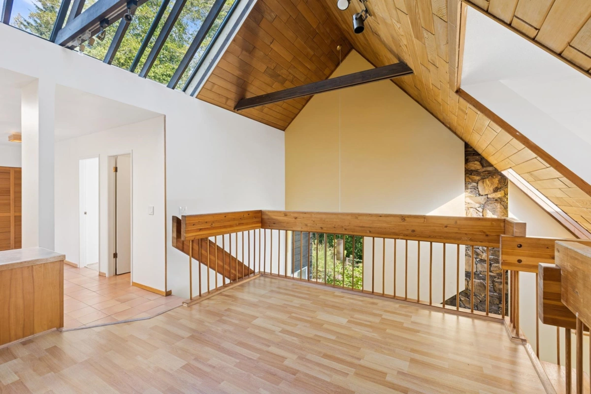 Primary Bathroom Photo of 1491 Dempsey Road, North Vancouver, BC