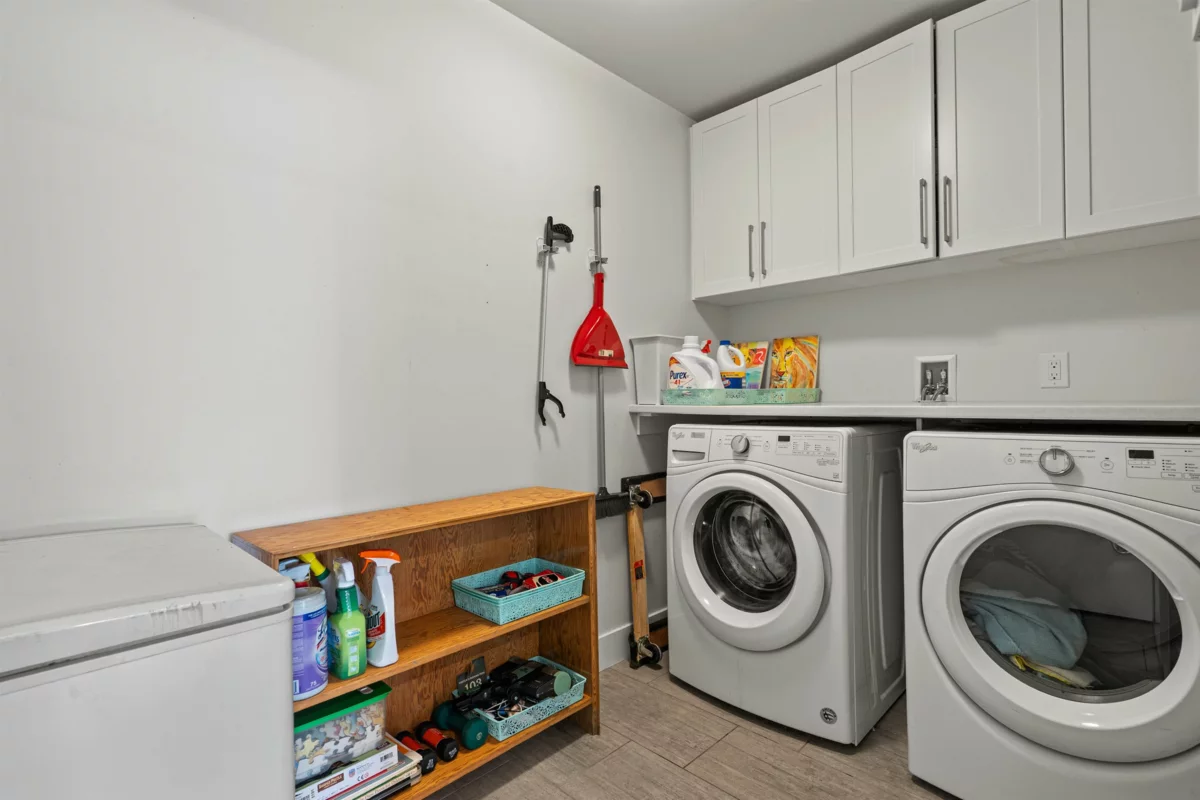 Hallway Photo of 103 2565 Ware Street, Abbotsford, BC