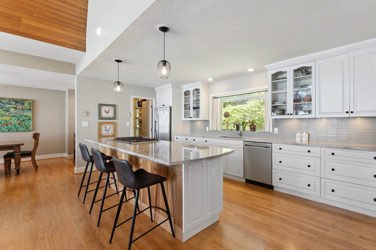 Bedroom 4 Photo of 1251 Fairweather Road, Bowen Island, BC