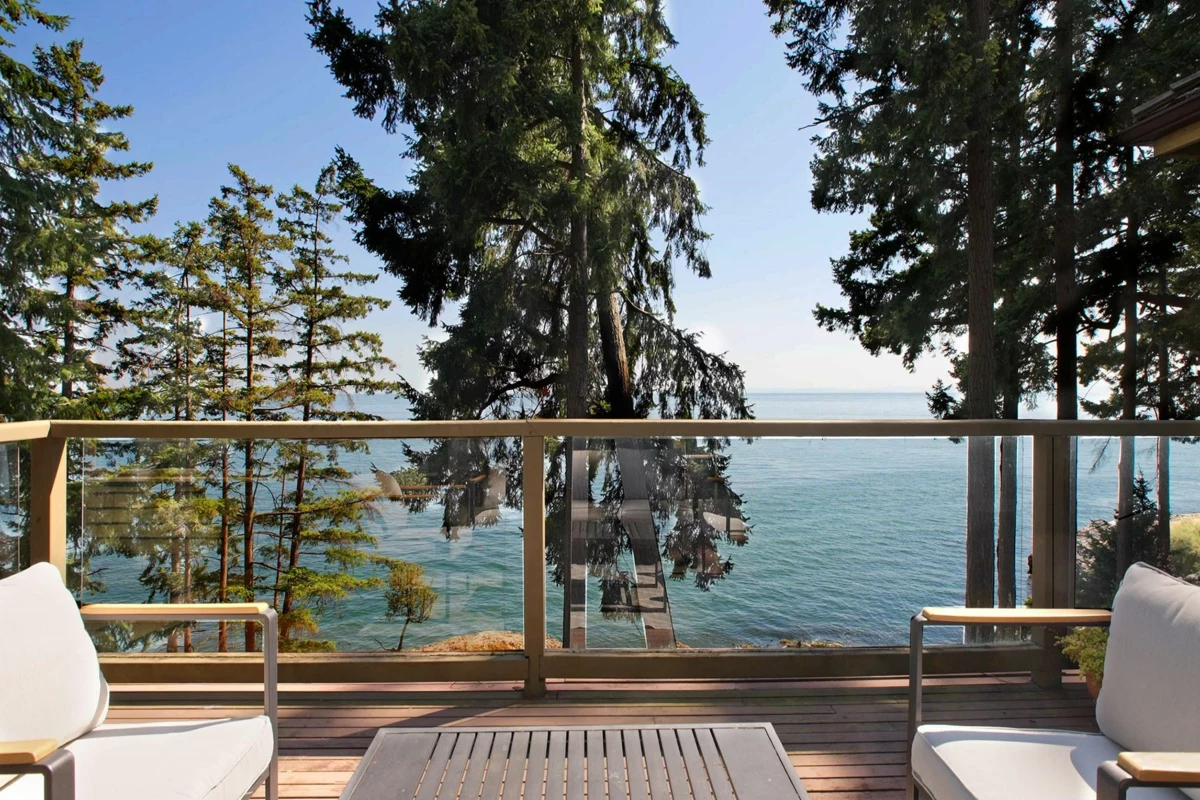 Family Room Photo of 1251 Fairweather Road, Bowen Island, BC