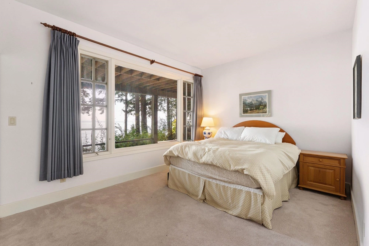 Outdoor Deck Photo of 1251 Fairweather Road, Bowen Island, BC