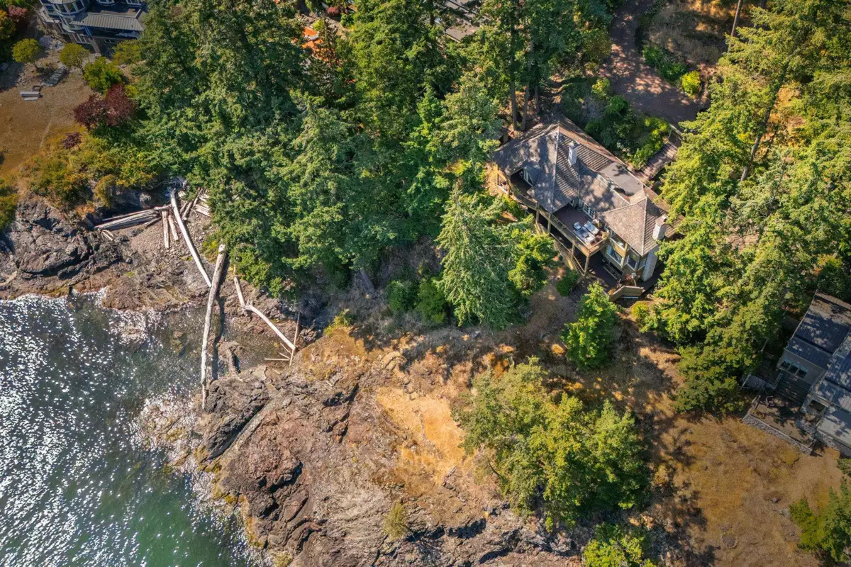 Primary Bedroom Photo of 1251 Fairweather Road, Bowen Island, BC