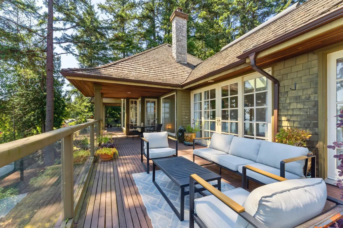 Walk-In Closet Photo of 1251 Fairweather Road, Bowen Island, BC