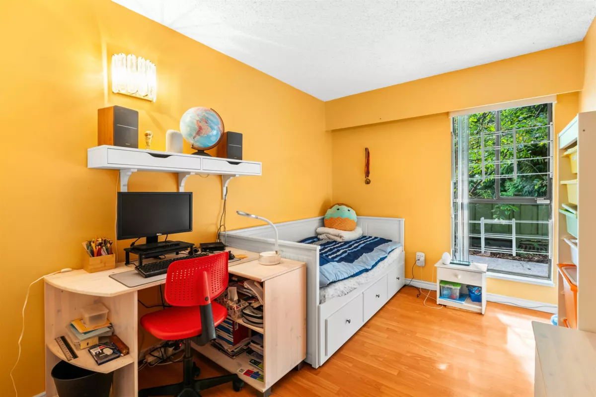 Bedroom 3 Photo of 2690 Kingsford Avenue, Burnaby, BC