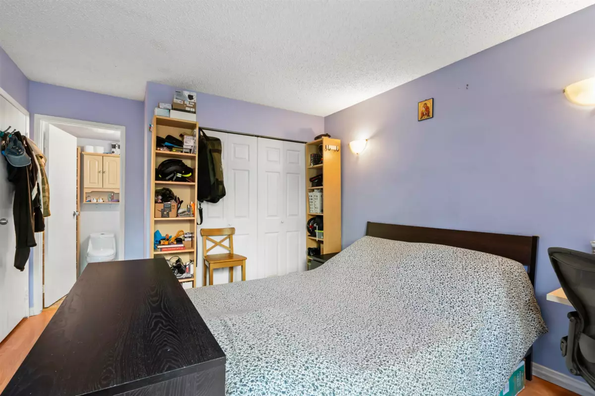 Breakfast Nook Photo of 2690 Kingsford Avenue, Burnaby, BC