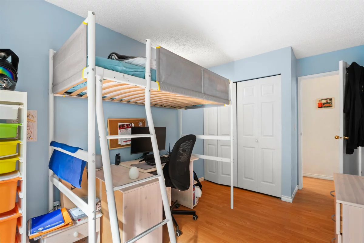 Primary Bathroom Photo of 2690 Kingsford Avenue, Burnaby, BC