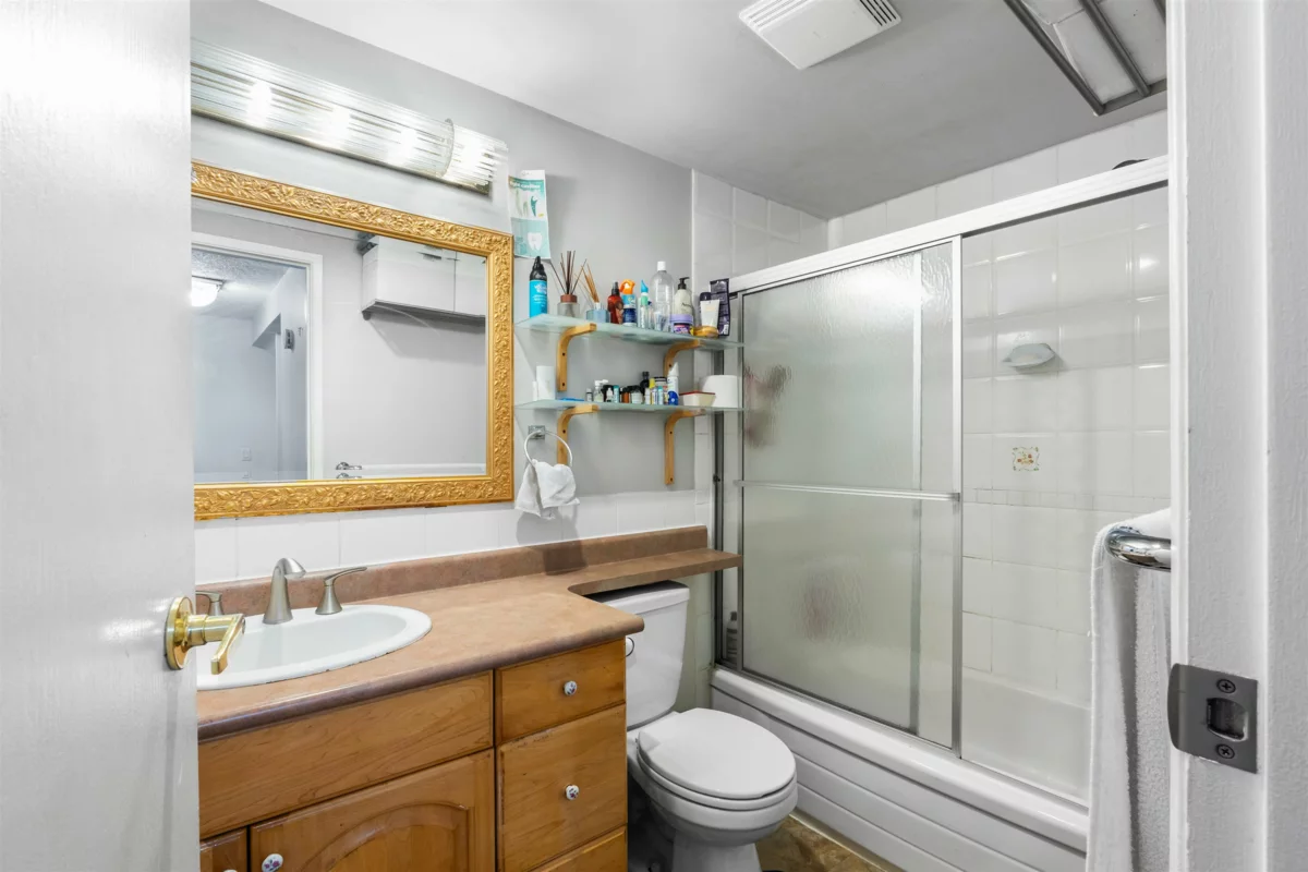 Walk-In Closet Photo of 2690 Kingsford Avenue, Burnaby, BC