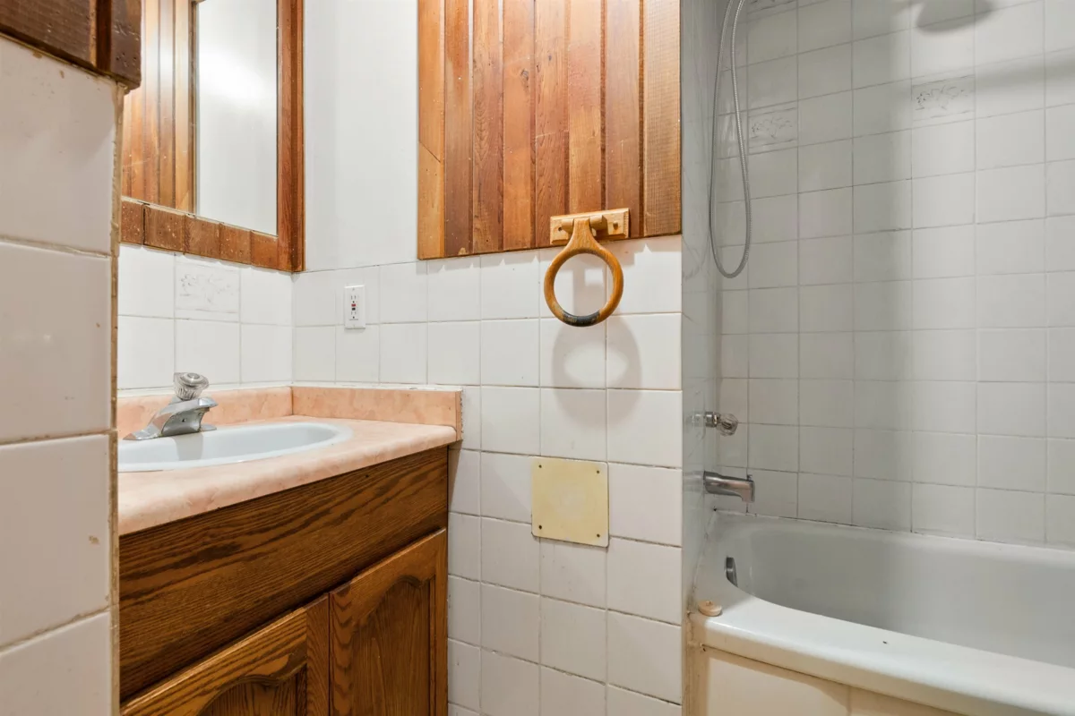 Guest Bathroom Photo of 57 5742 Unsworth Road, Chilliwack, BC