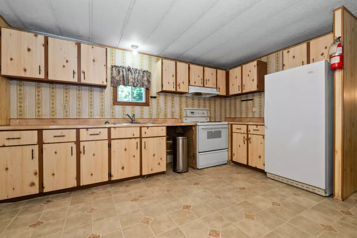 Kitchen Photo of 57 5742 Unsworth Road, Chilliwack, BC