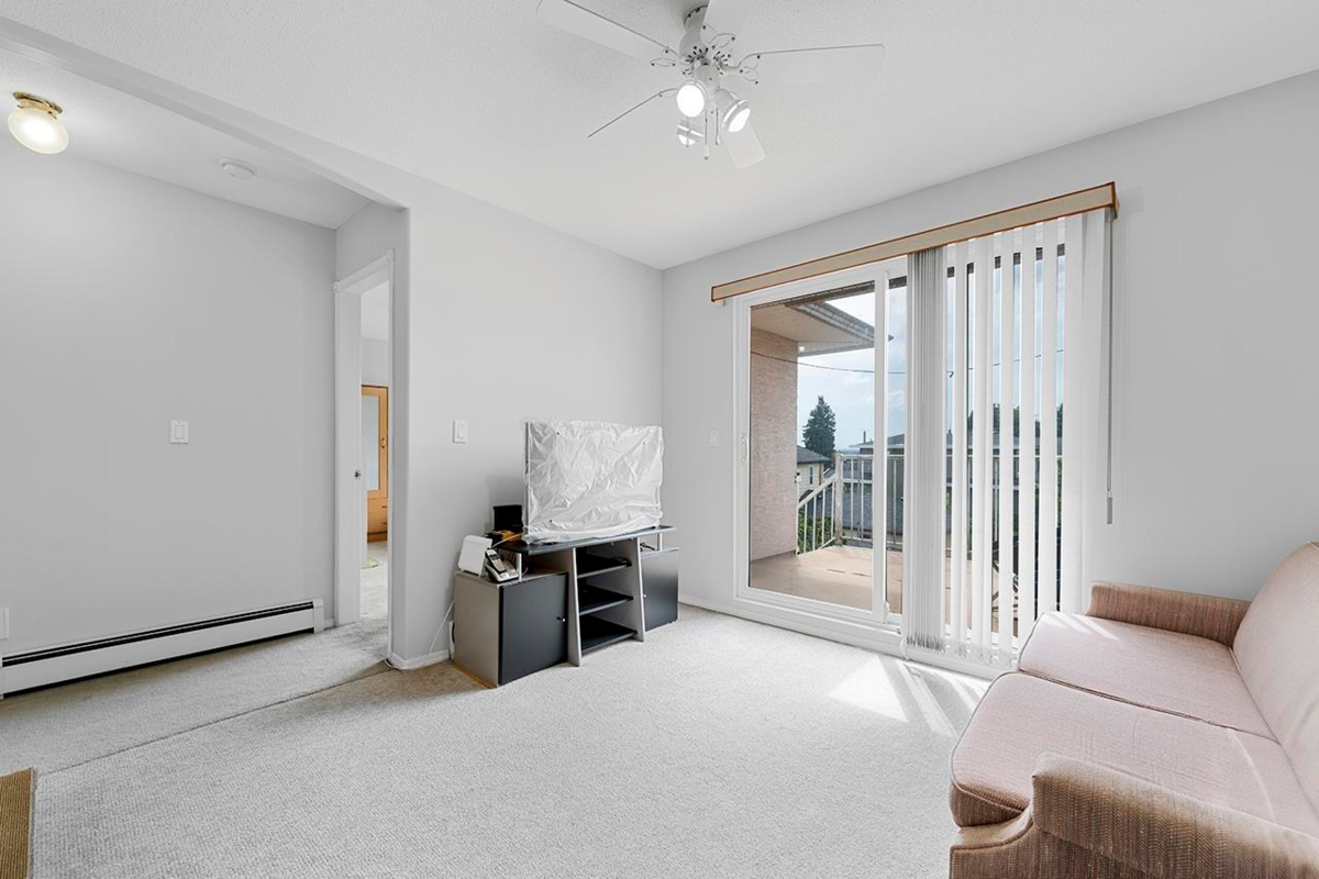 Bedroom 2 Photo of 620 Thirteenth Street, New Westminster, BC