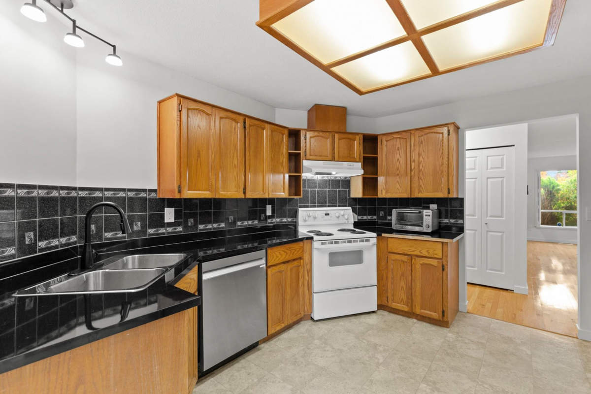 Bedroom 3 Photo of 32925 Orchid Court, Mission, BC