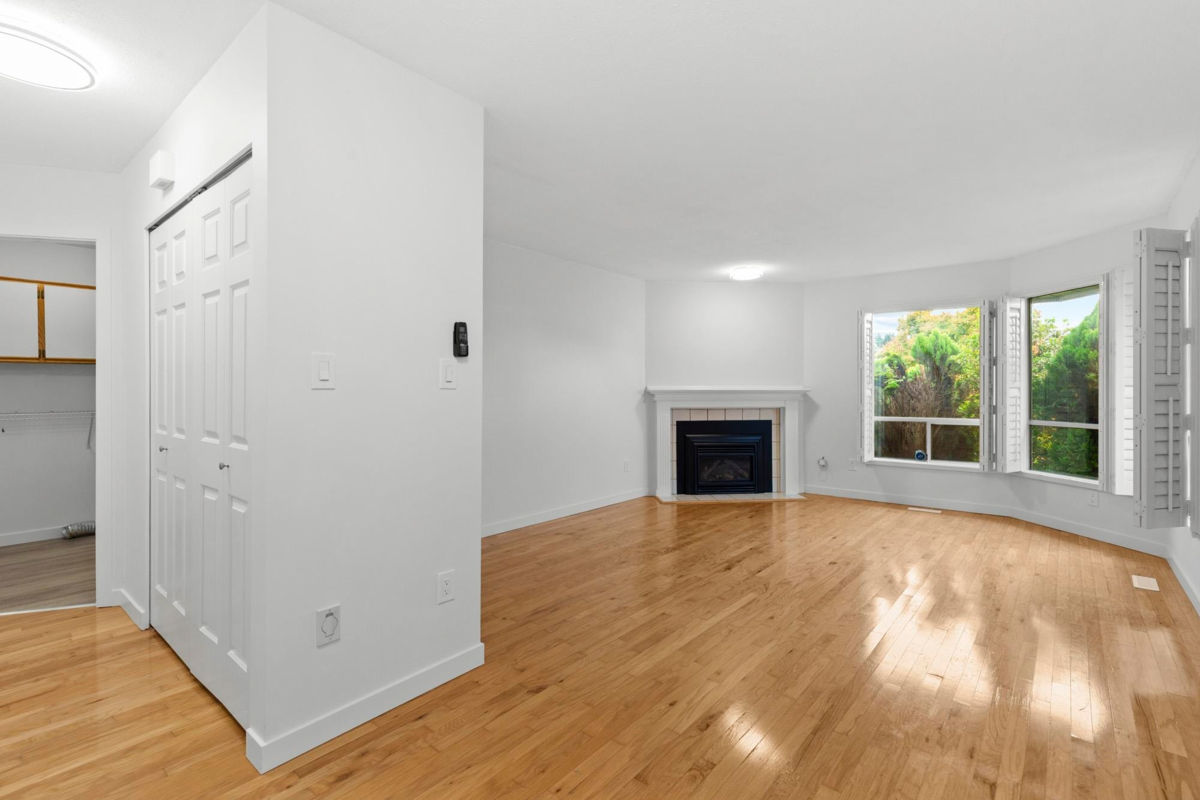 Family Room Photo of 32925 Orchid Court, Mission, BC