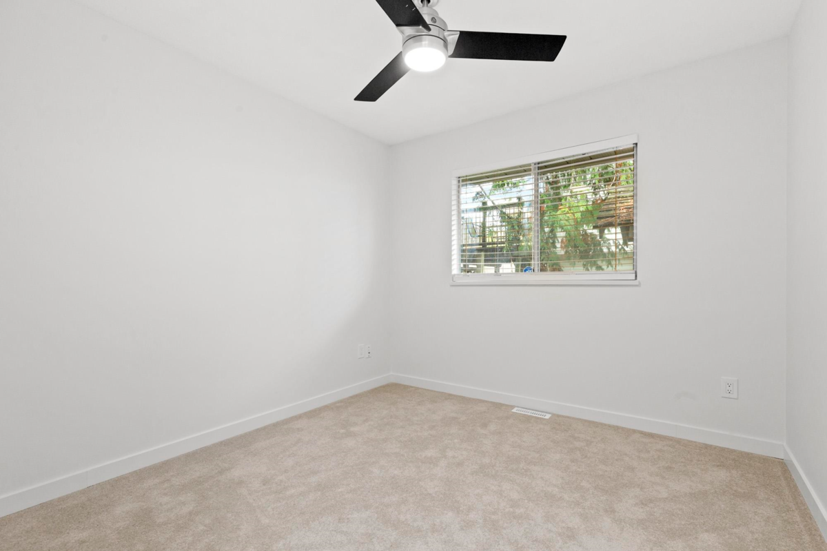 Hallway Photo of 32925 Orchid Court, Mission, BC