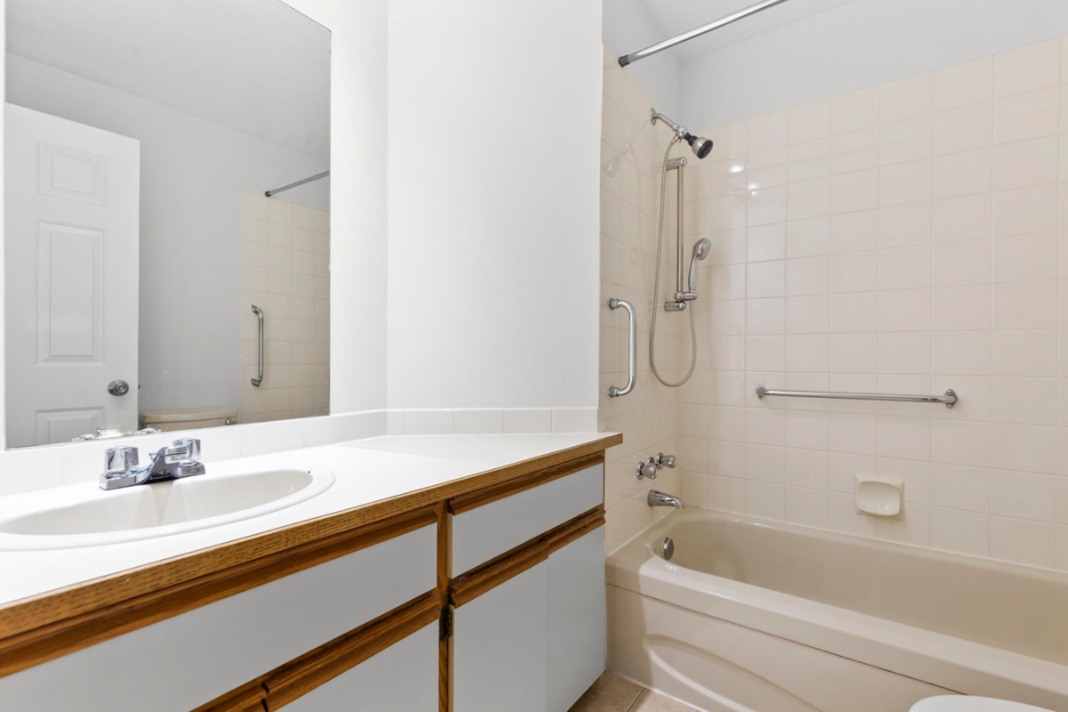 Staircase Photo of 32925 Orchid Court, Mission, BC