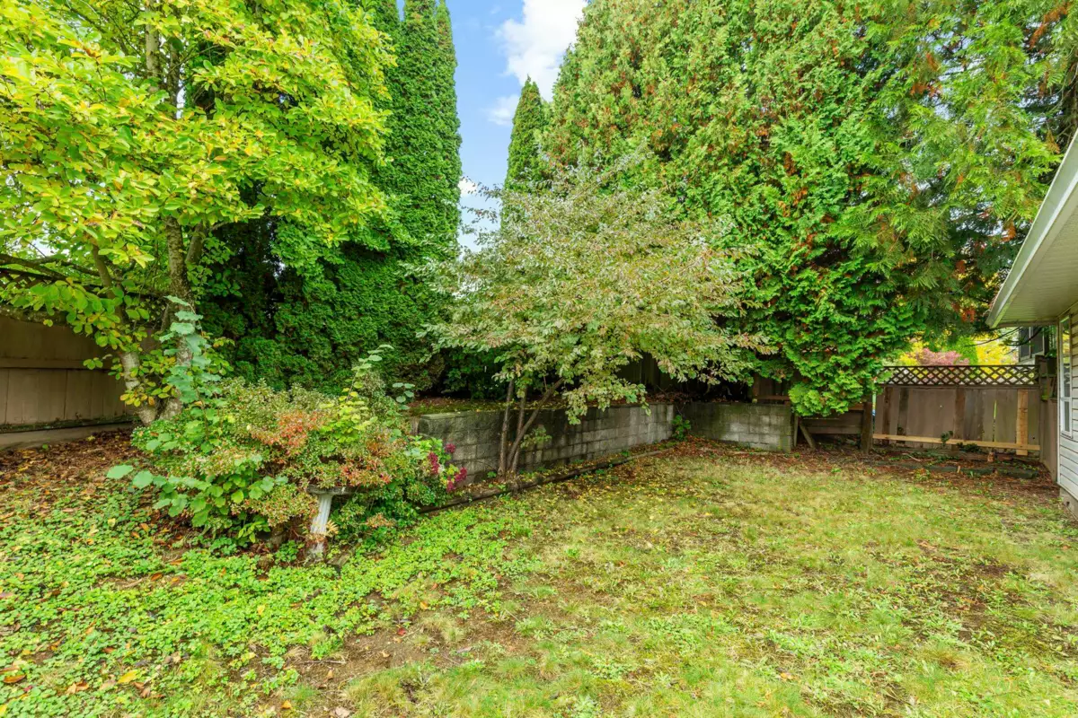 Swimming Pool Photo of 32925 Orchid Court, Mission, BC