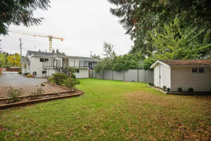 Backyard Photo of 15962 North Bluff Road, White Rock, BC