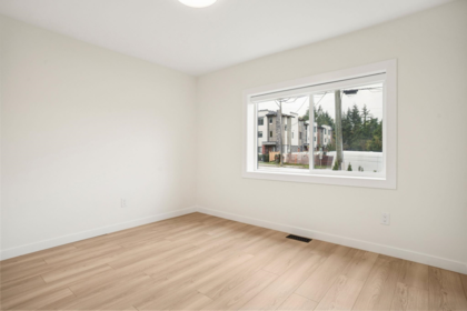 Hallway Photo of 15962 North Bluff Road, White Rock, BC