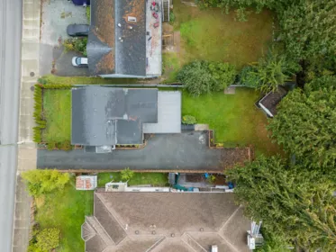 Hot Tub / Spa Photo of 15962 North Bluff Road, White Rock, BC