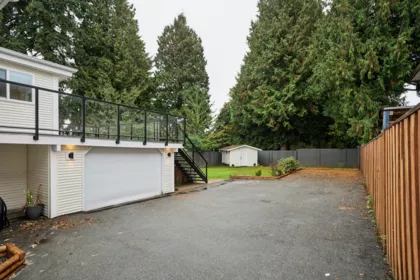 Outdoor Deck Photo of 15962 North Bluff Road, White Rock, BC