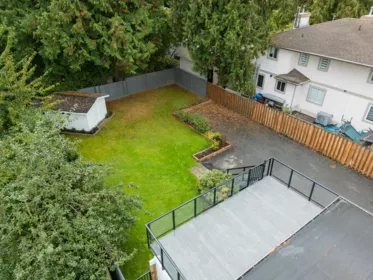 Outdoor Kitchen Photo of 15962 North Bluff Road, White Rock, BC