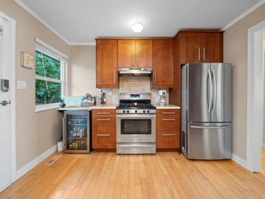 17022 Hereford Place, Surrey, BC, Surrey — Single Family Residence for sale