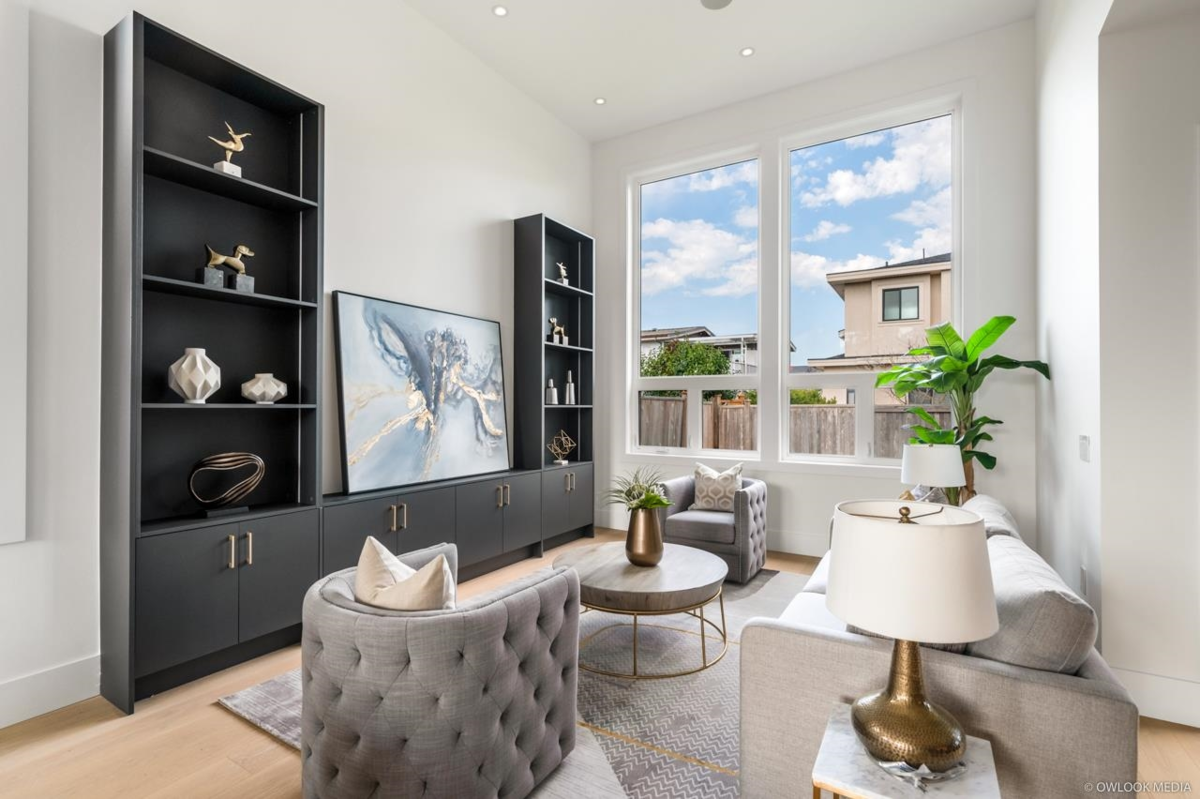 Walk-In Closet Photo of 10791 Ashcroft Avenue, Richmond, BC