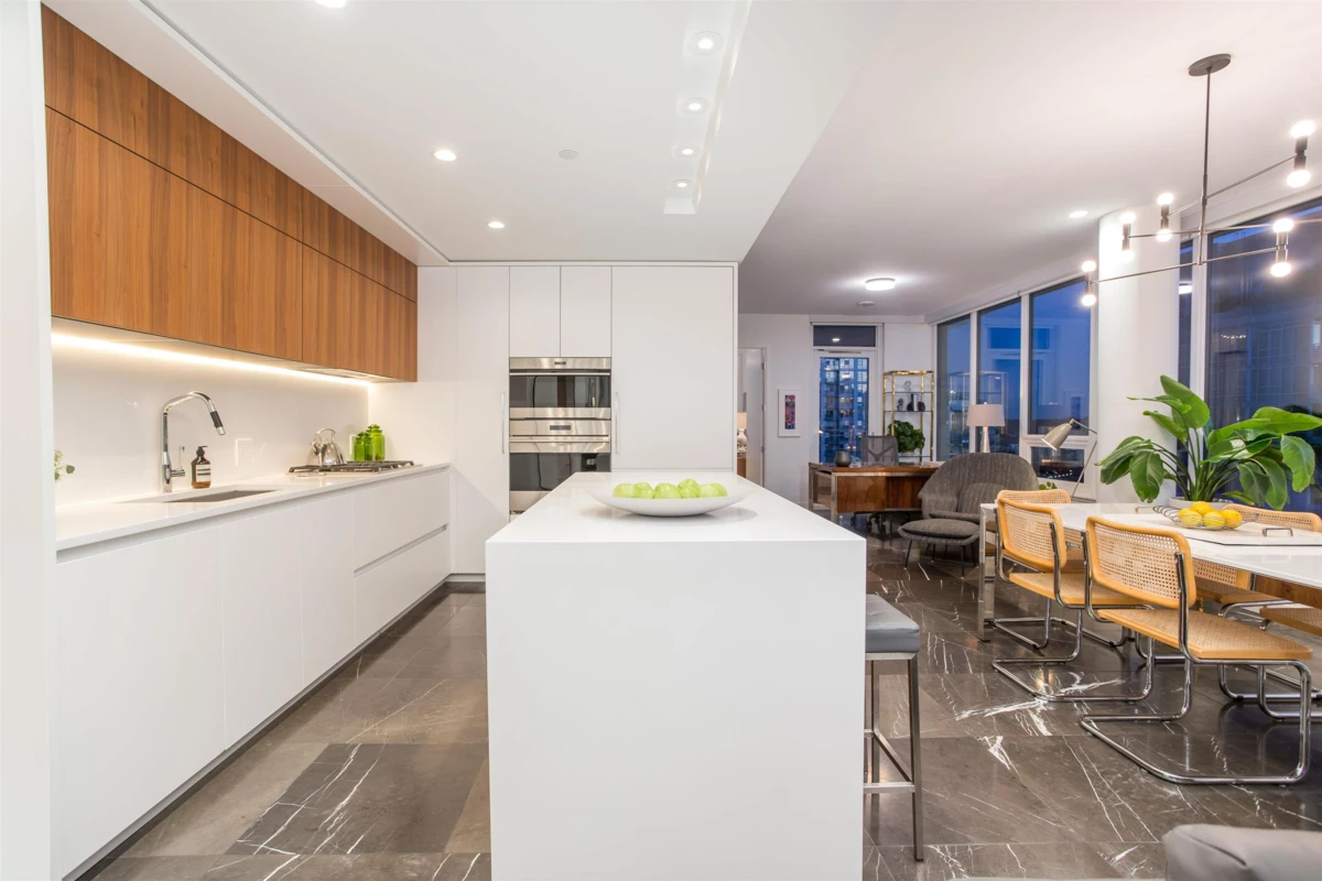 Entry Foyer Photo of 2004 885 Cambie Street, Vancouver, BC