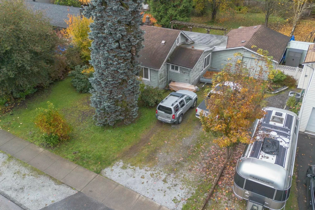 Kitchen Photo of 988 Irvine Street, Coquitlam, BC