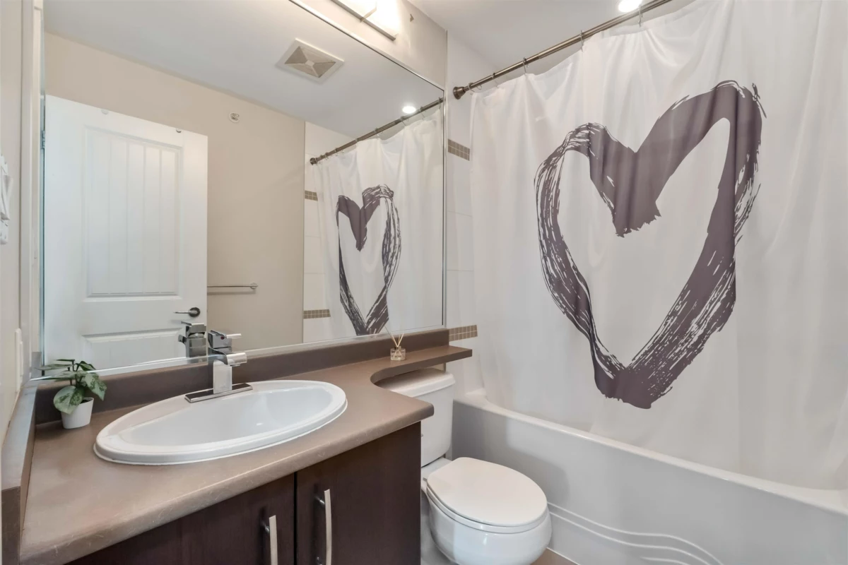 Bedroom 2 Photo of 404 22290 North Avenue, Maple Ridge, BC