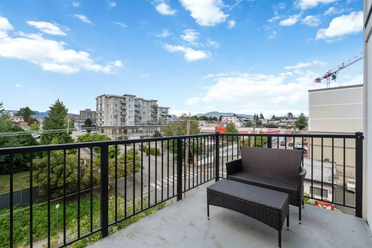Family Room Photo of 404 22290 North Avenue, Maple Ridge, BC