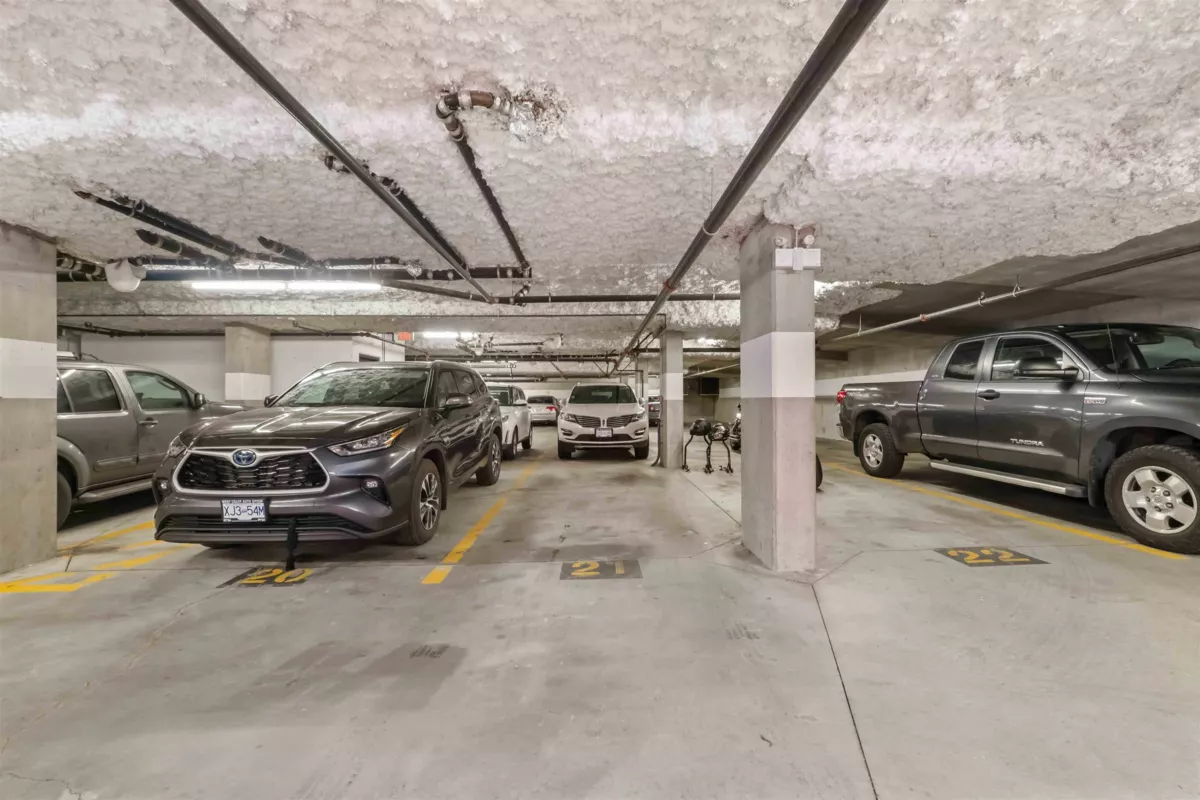 Kitchen Photo of 404 22290 North Avenue, Maple Ridge, BC