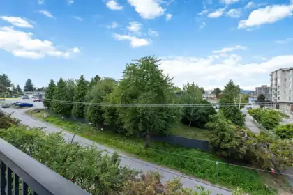 404 22290 North Avenue, Maple Ridge, BC