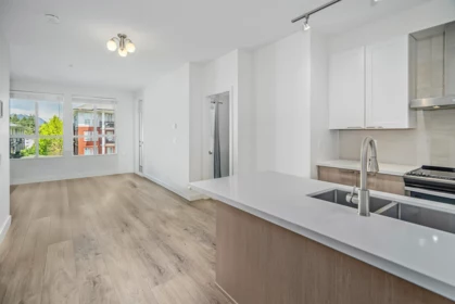 303 611 Regan Avenue, Coquitlam, BC, Coquitlam — Apartment/Condo for sale