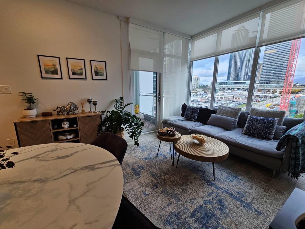 Dining Area Photo of 1006 2288 Alpha Avenue, Burnaby, BC