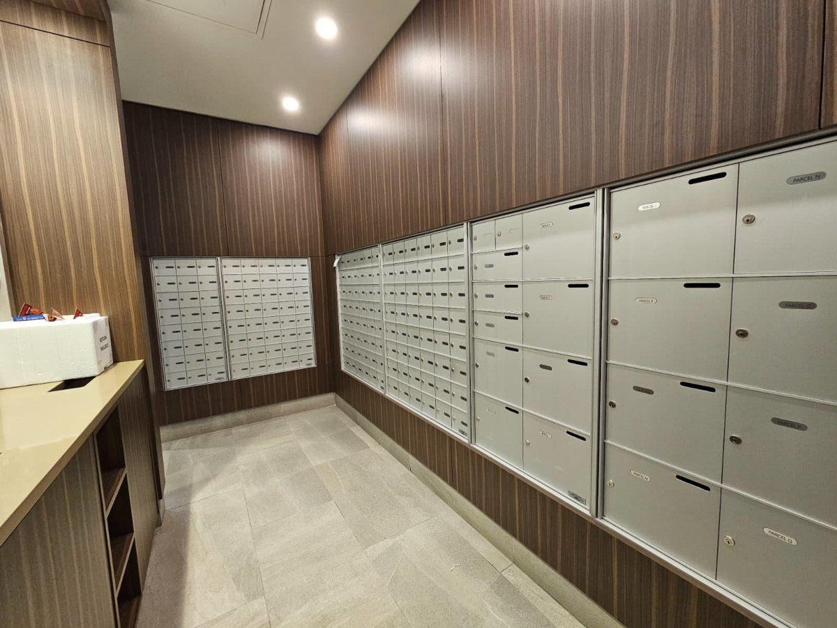 Walk-In Closet Photo of 1006 2288 Alpha Avenue, Burnaby, BC