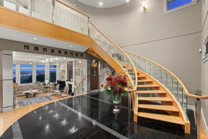 Kitchen Island Photo of 1128 Crestline Road, West Vancouver, BC