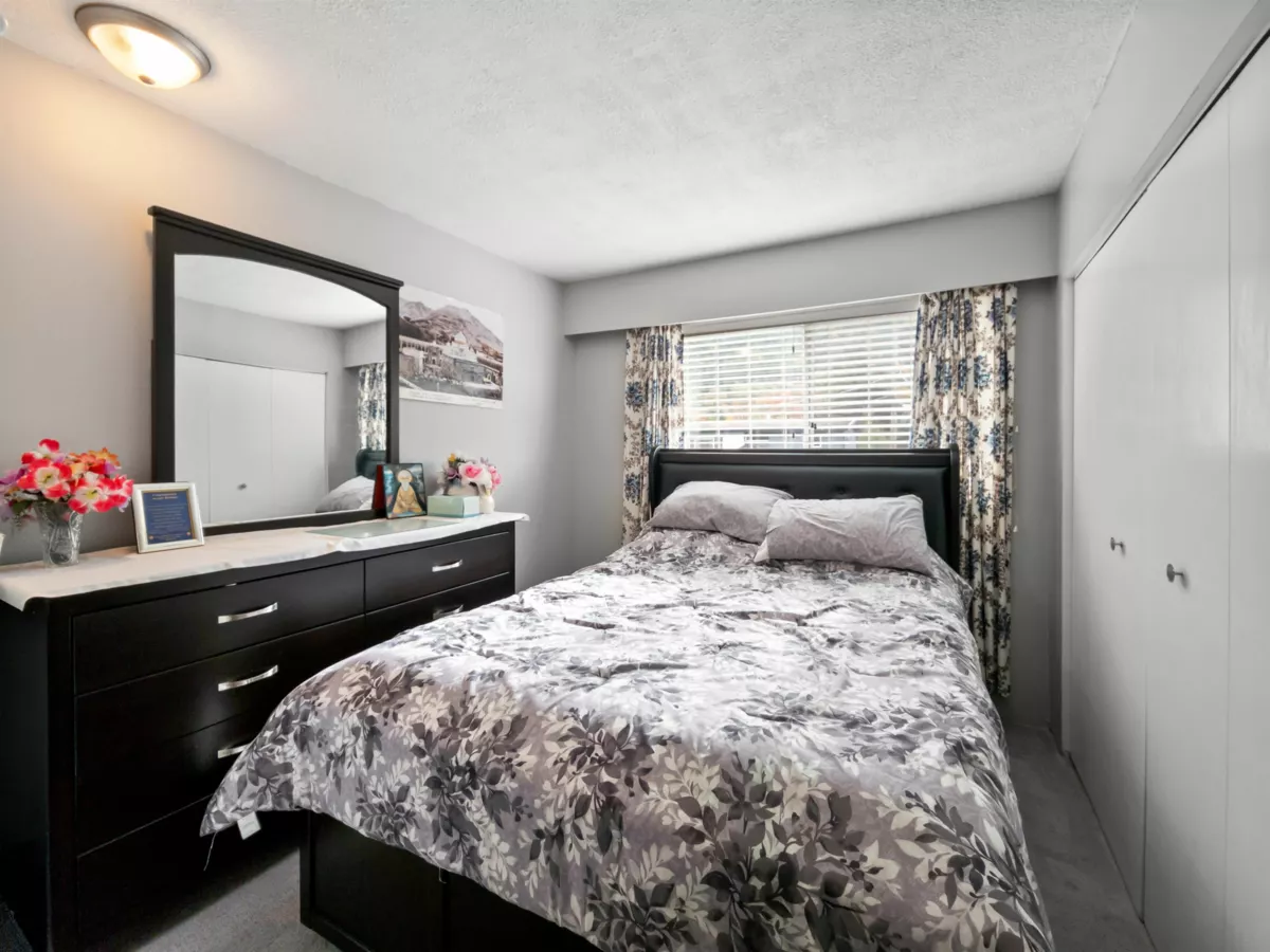 Entry Foyer Photo of 38143 Hemlock Avenue, Squamish, BC