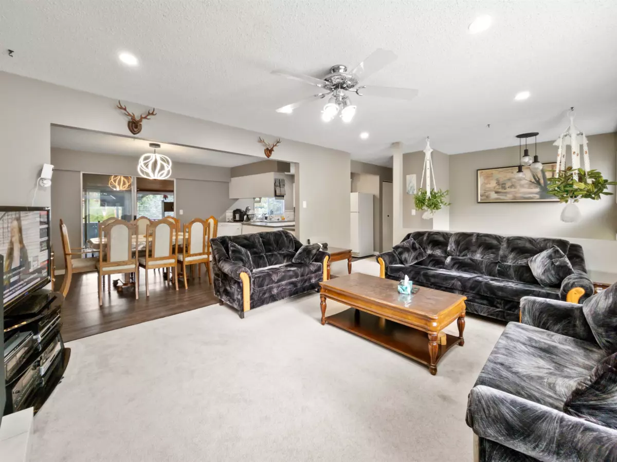 Walk-In Closet Photo of 38143 Hemlock Avenue, Squamish, BC