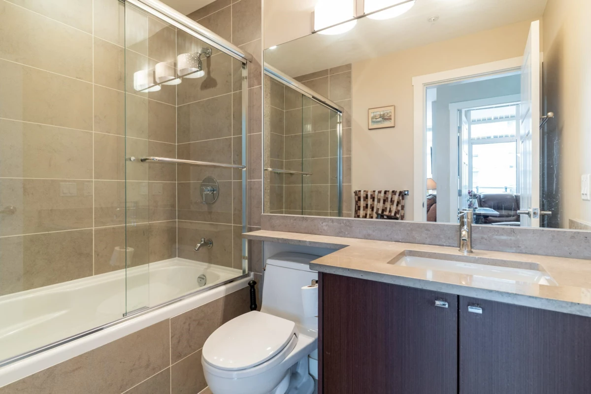 Hallway Photo of 3202 2978 Glen Drive, Coquitlam, BC