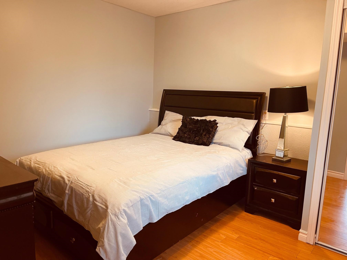 Pantry Photo of 982 Keil Street, White Rock, BC