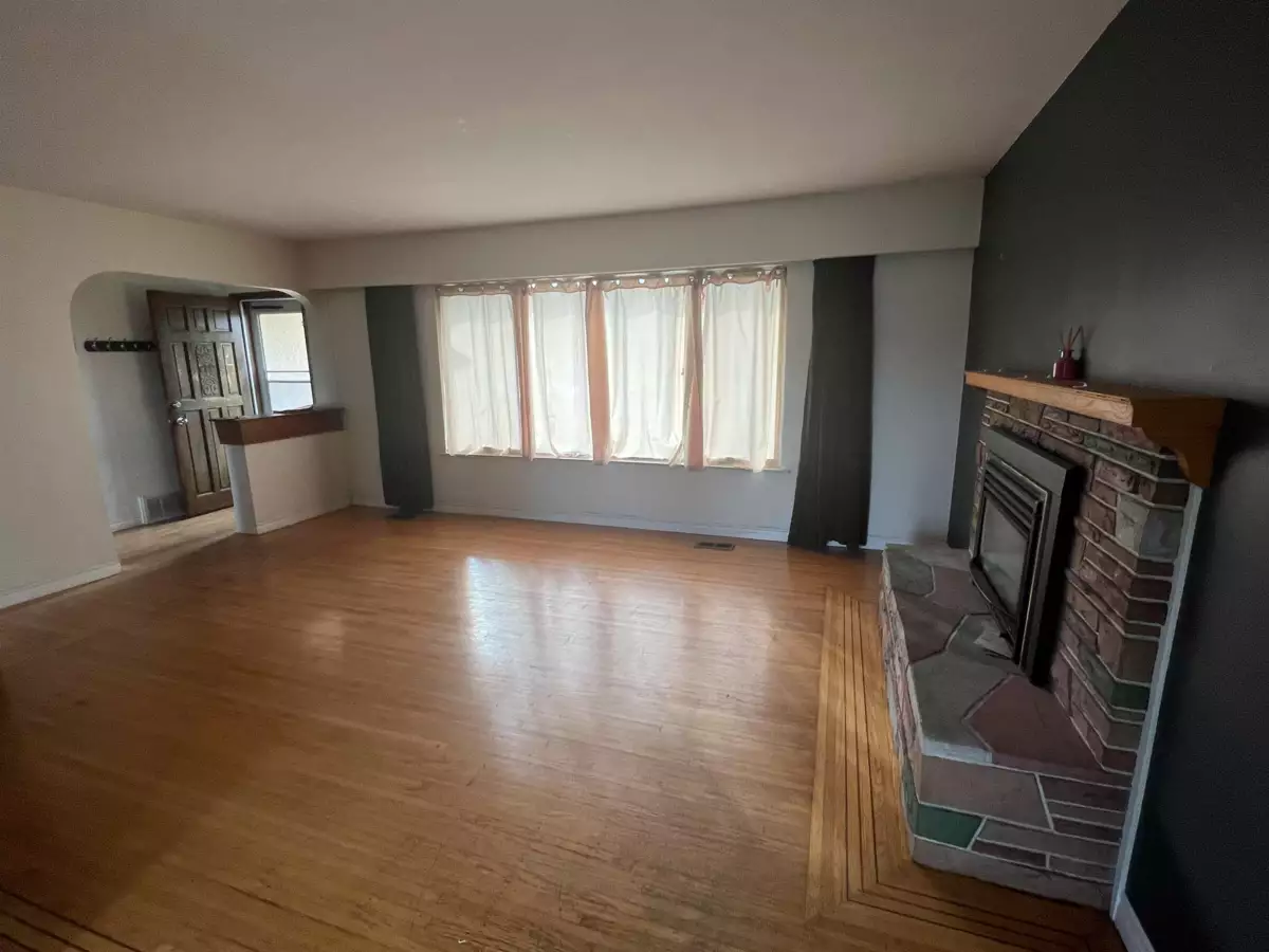 Living Room Photo of 217 Pembina Street, New Westminster, BC