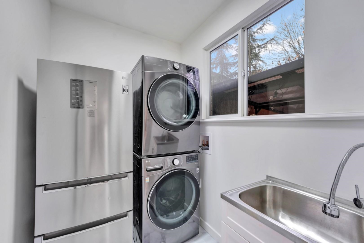 Bedroom 3 Photo of 15100 61 Avenue, Surrey, BC